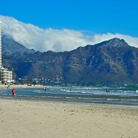 Beachfront Apartment Strand Western Cape Ciudad del Cabo Exterior foto