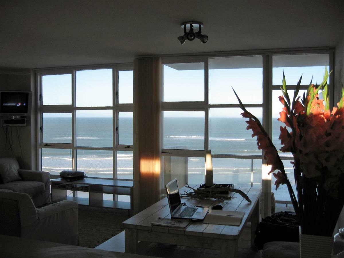 Beachfront Apartment Strand Western Cape Ciudad del Cabo Exterior foto